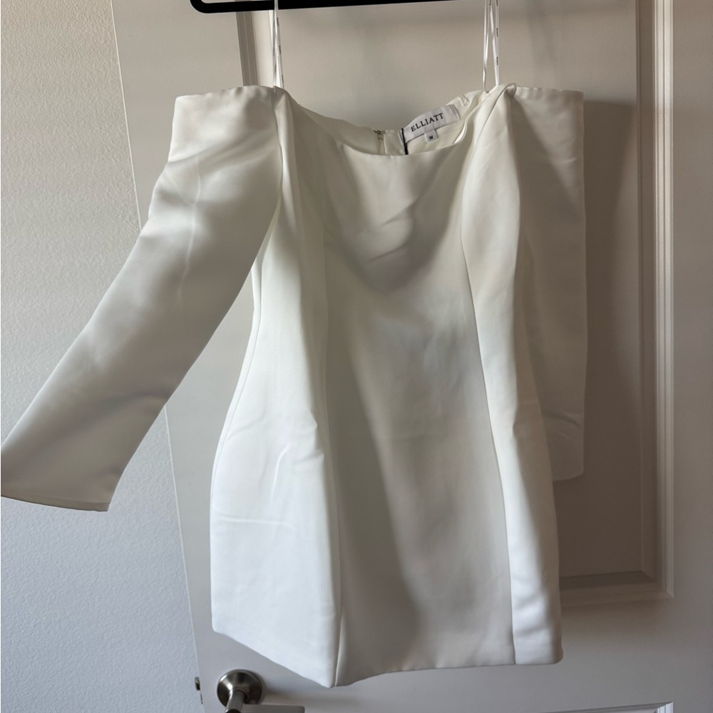 Elliatt Elegant Cream Dress